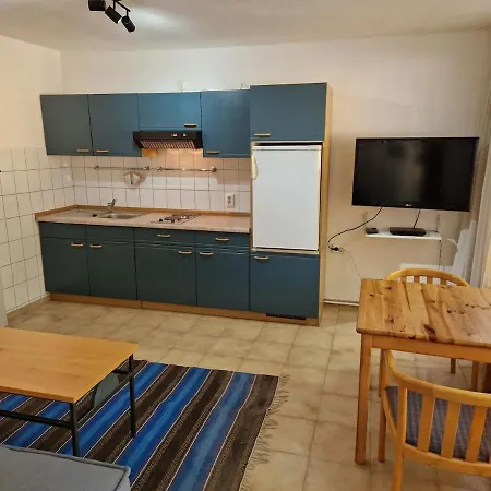 Ruhige Mit Privatparkplatz Sagard