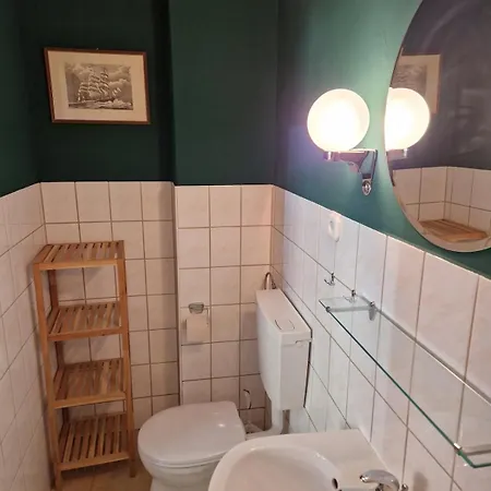 Ruhige Mit Privatparkplatz Appartement Sagard