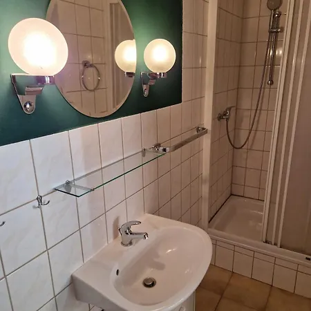 Ruhige Mit Privatparkplatz